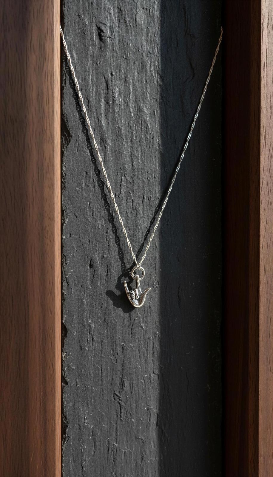 .925 Sterling Silver Necklace and Hand Pendant
